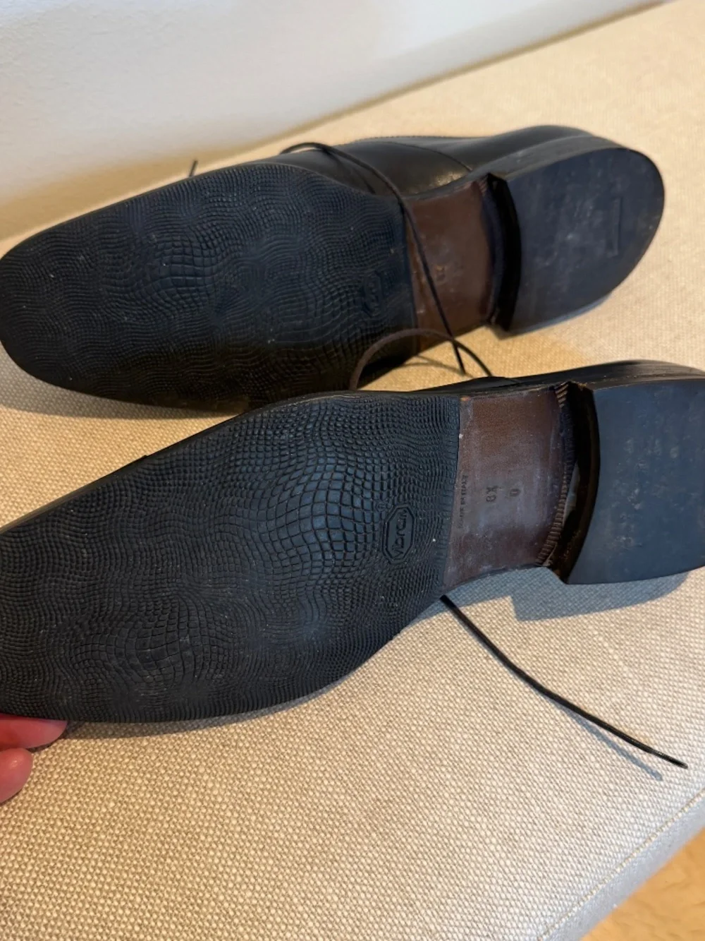 SALVADOR FERRAGAMO BLACK DRESS SHOES - Picture 4 of 7